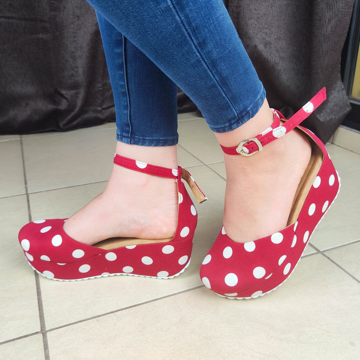 Alegres Plataformas Cerradas Con Tela De Patrón Puntitos 3 Colores Para Elegir Zapatos Medianos