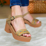 Tacones Hechos De Tela Yute Y Colorida Zapatos Medianos