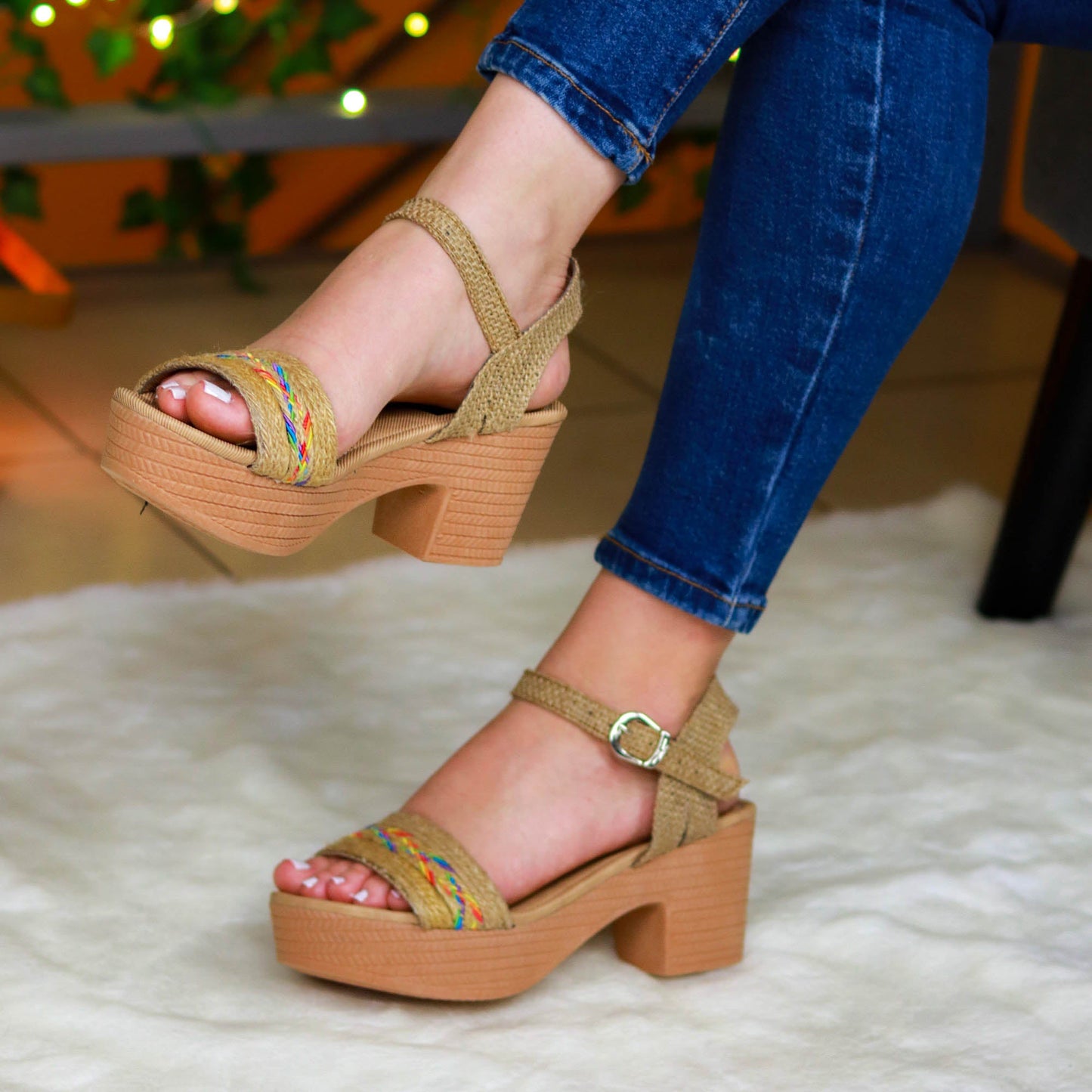 Tacones Hechos De Tela Yute Y Colorida Zapatos Medianos