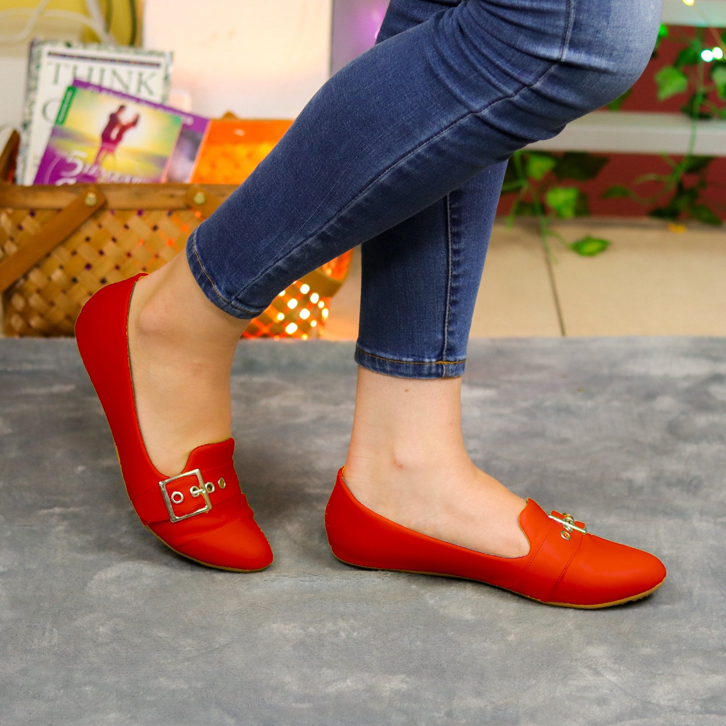 Elegancia Casual Diaria: Zapatillas Versátiles Con Detalle Metálico Rojo / 35 Normal Zapatos Bajitos