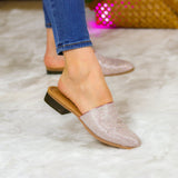 Brillo Rosado Sutil: Zapatos Cerrados Con Un Toque De Glamour 37 / Normal Bajitos