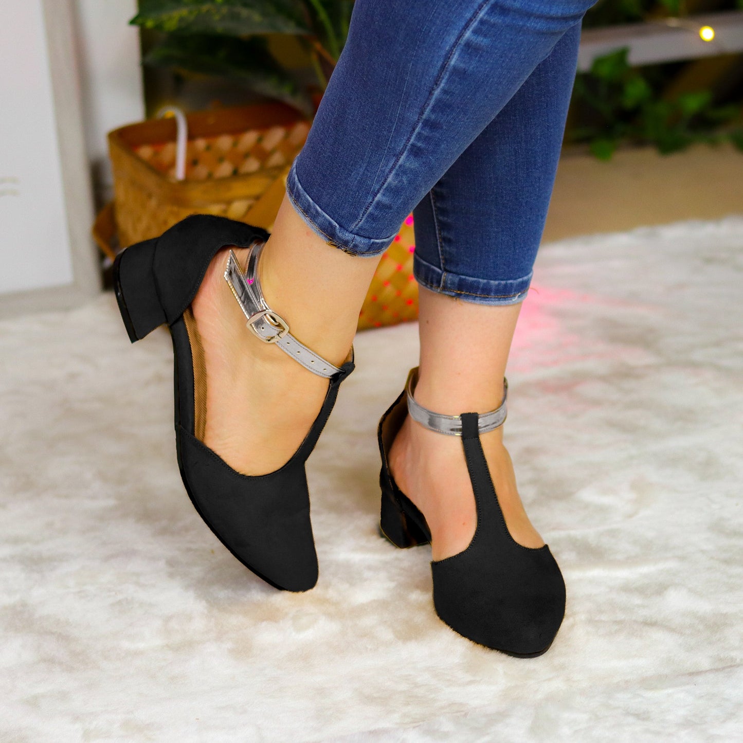 Sutileza Y Carácter: Zapatos Con Tacón Bajo Correa Elegante Medianos