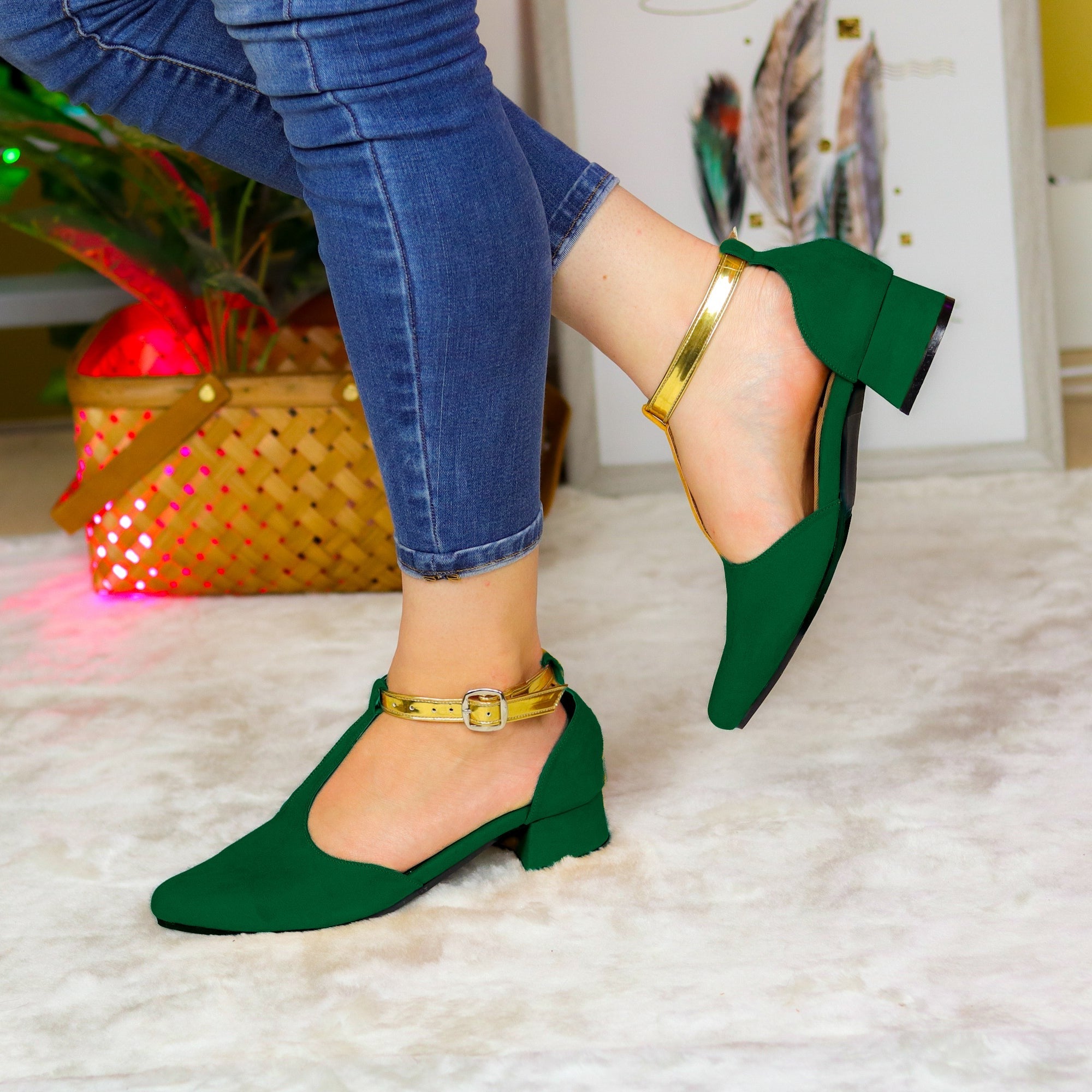 Elegante y Casual: Zapatos con Correa y Tacón Bajo