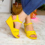 Sandalias Elevadas Con Ajuste Perfecto Zapatos Medianos