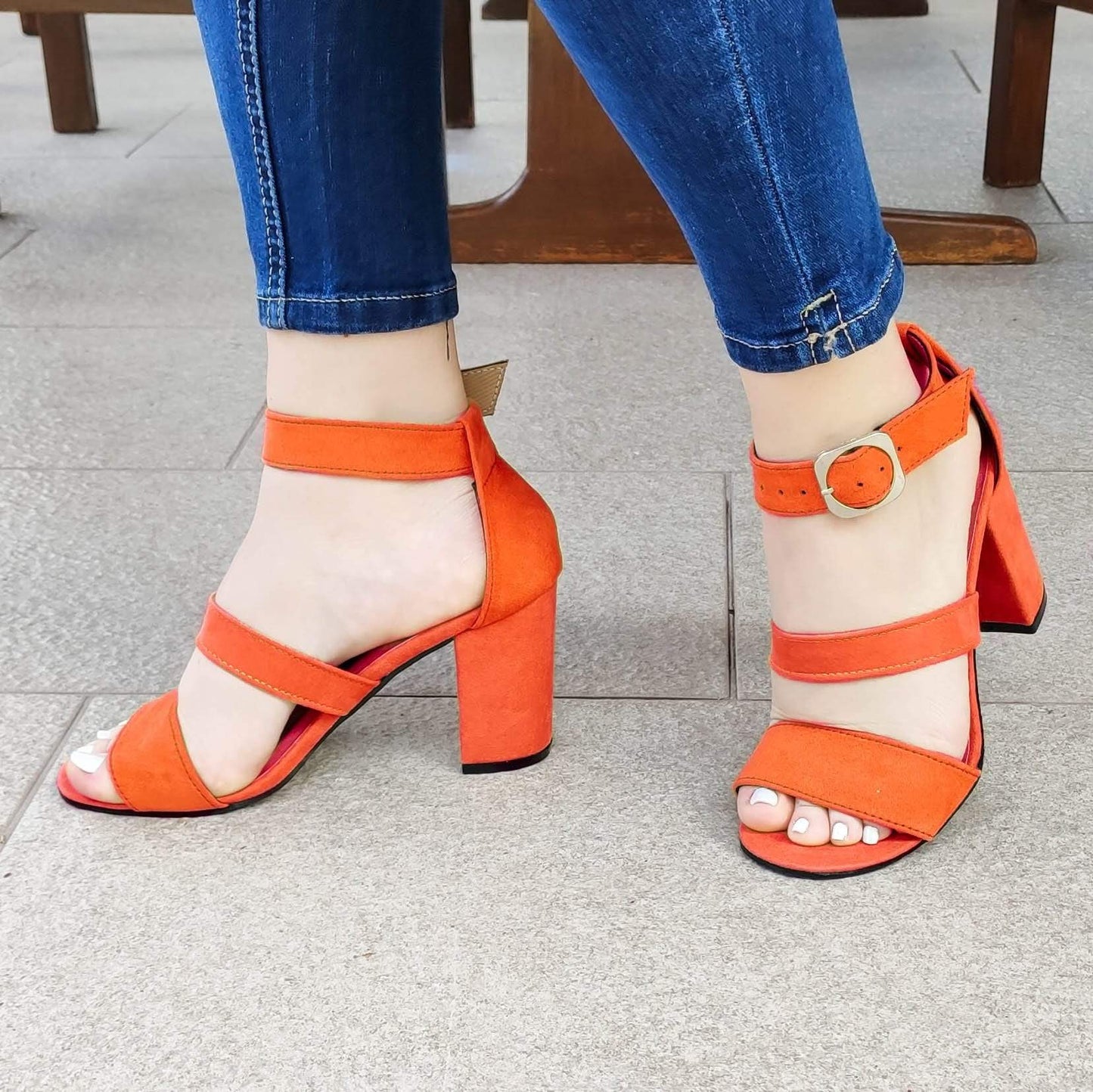 Lindas Sandalias De Gamuza Con Tres Fajas Anaranjado / 35 Normal Zapatos Medianos