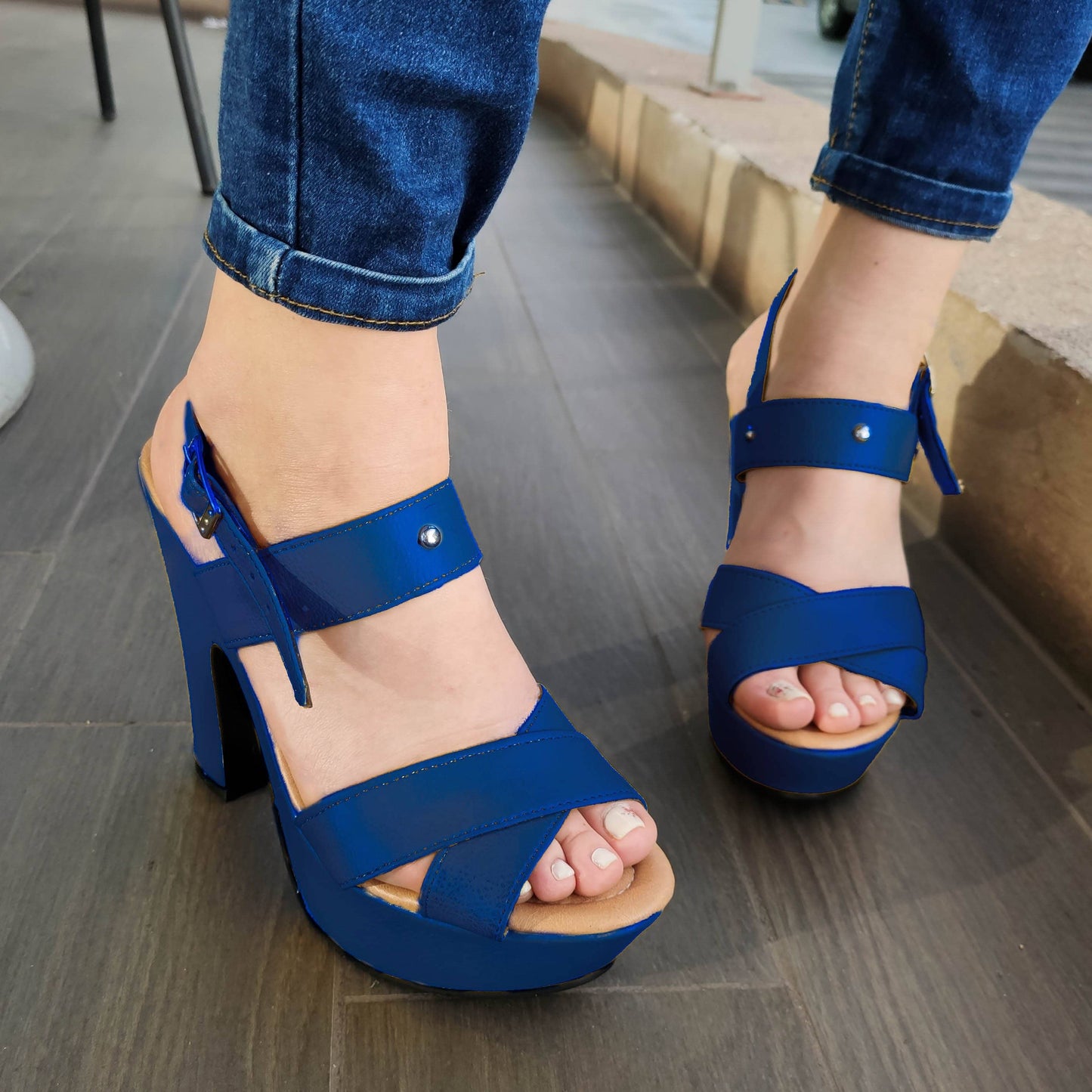 Zapato Diseñado Con Tiras Gruesas Azul / 35 Normal Zapatos Altos