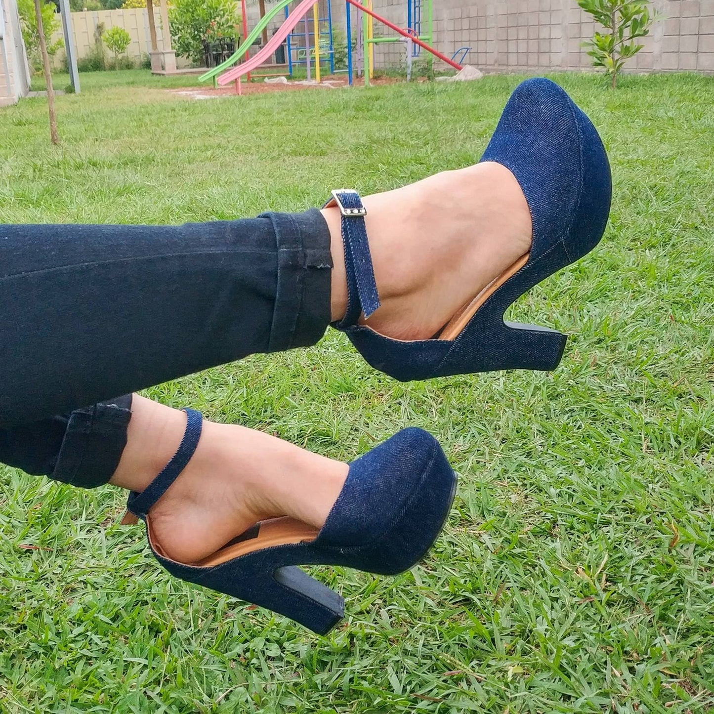 Zapatos Cerrados Hecho Con Tela De Jean Altos