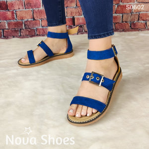 Bella Sandalia Bajita Con 3 Fajas Dos De Ellas Ajustables. Hechas Gamuza Azul / 35 Normal Zapatos