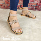 Bella Sandalia Bajita Con 3 Fajas Dos De Ellas Ajustables. Hechas Gamuza Beige / 35 Normal Zapatos
