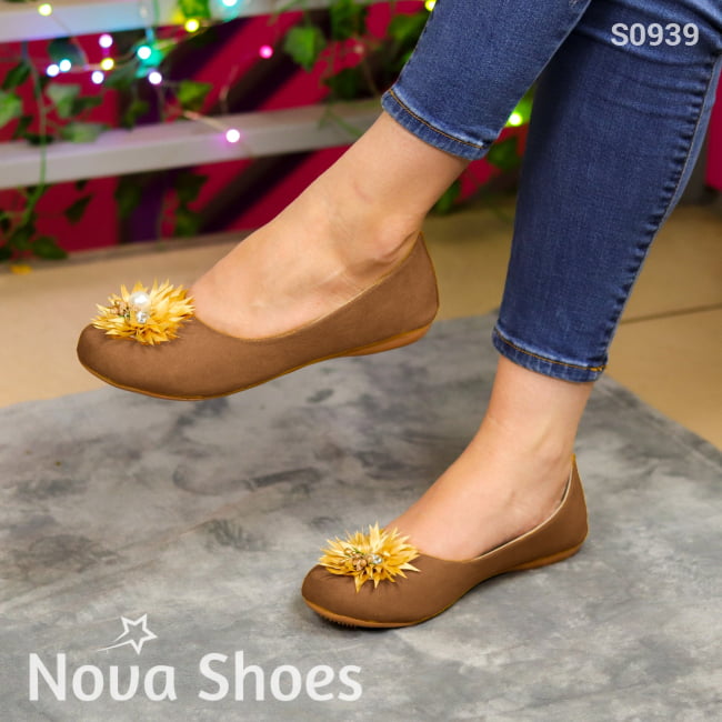 Belleza Catracha: Flats Con Detalle De Flor Cafe / 35 Normal Zapatos Bajitos