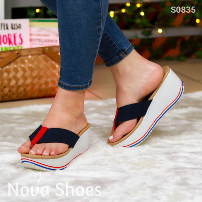 Bellos Zapatos De Plataforma Con Colores Azul Blanco Y Rojo Zapatos Medianos