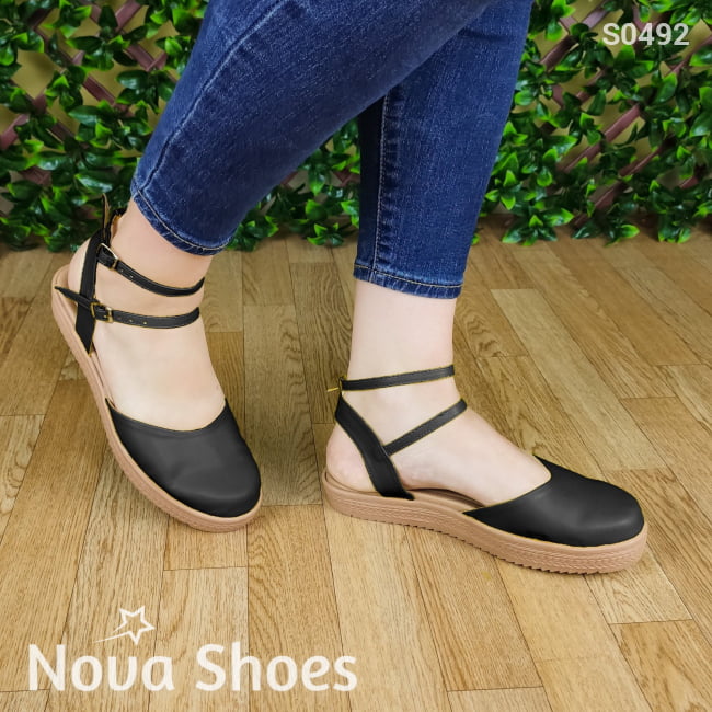 Calzado Cerrado De Enfrente Con Fajas Delgadas Atras. Suela Beige Comoda Y Suave Negro / 35 Normal