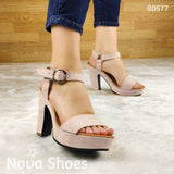 Calzado Hecho De Gamuza Estilo Tacon Cuadrado Beige / 35 Normal Zapatos Altos