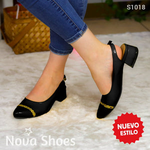 Elegancia Funcional: Zapatos Con Detalle Dorado Bajitos