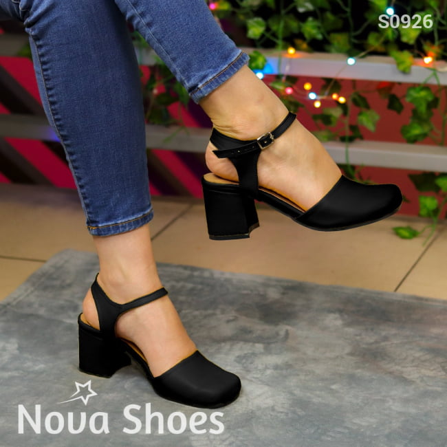 Elegancia Moderna: Tacones Con Correa Y Hechos De Cuerina Negro / 35 Normal Zapatos Medianos