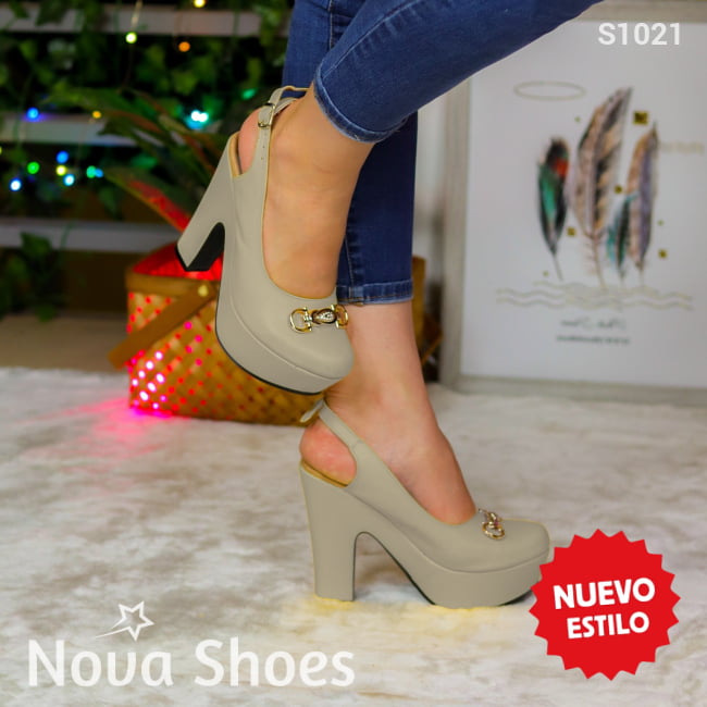 Zapatos De Tacón Alto Con Detalle Dorado: Elegancia Que Eleva Altos