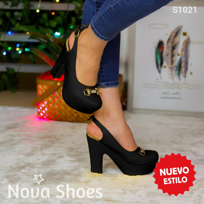 Zapatos De Tacón Alto Con Detalle Dorado: Elegancia Que Eleva Altos