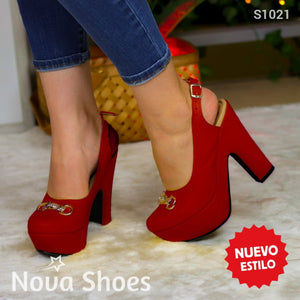 Zapatos De Tacón Alto Con Detalle Dorado: Elegancia Que Eleva Altos