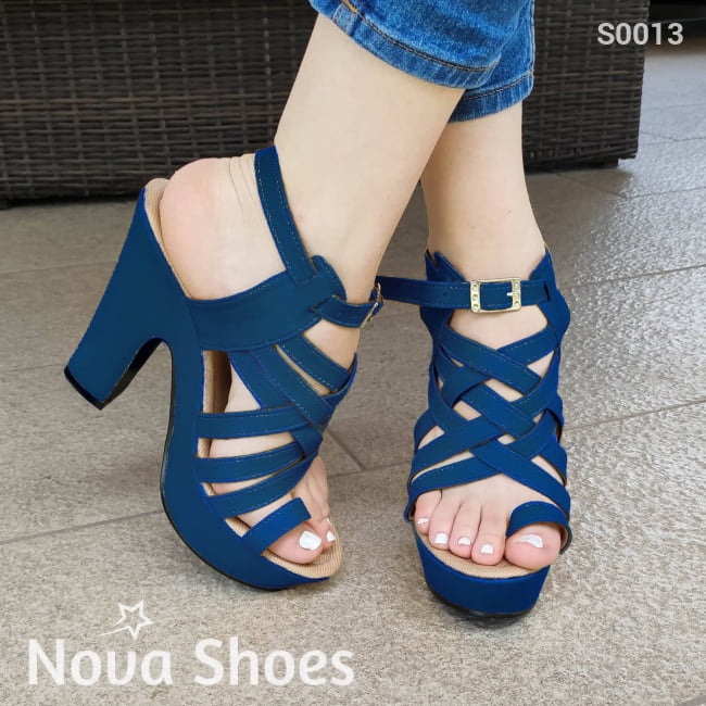 Este Estilo Te Hara Sentir Sexy Al Mismo Tiempo Que Le Da A Tu Outfit. Zapato Con Fajas Entrelazadas