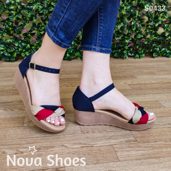 Hermoso Calzado Azul Con Faja Tri Color Frontal Zapatos Medianos