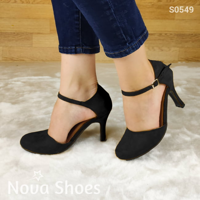 Hermoso Zapato Cerrado De Tacon Delgado No Tan Alto Hecho Gamuza Negro / 35 Normal Zapatos Medianos