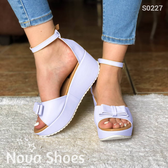 Lindas Sandalias De Plataforma Con Un Chongo Blanco / 34 Normal Zapatos Medianos