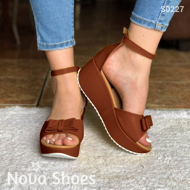 Lindas Sandalias De Plataforma Con Un Chongo Cafe / 34 Normal Zapatos Medianos
