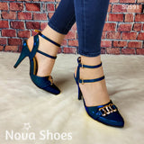 Lindo Tacón De Charol Con Decorado Metalico Enfrente Y Fajas Delgadas Atrás Zapatos Medianos