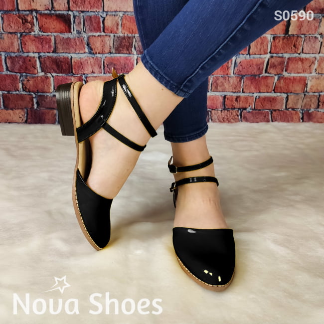 Lindo Zapato De Charol Cerrado Enfrente Con Un Taconcito Pequeño Negro / 35 Normal Zapatos Bajitos