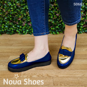Mocasin De Charol Con Chongo Y Decorado Dorado Enfrente Azul / 35 Normal Zapatos Bajitos