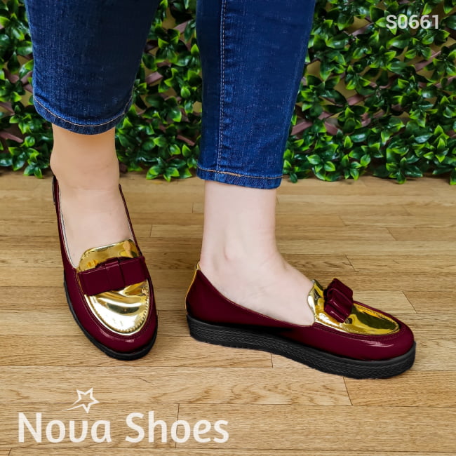 Mocasin De Charol Con Chongo Y Decorado Dorado Enfrente Rojo Vino / 35 Normal Zapatos Bajitos