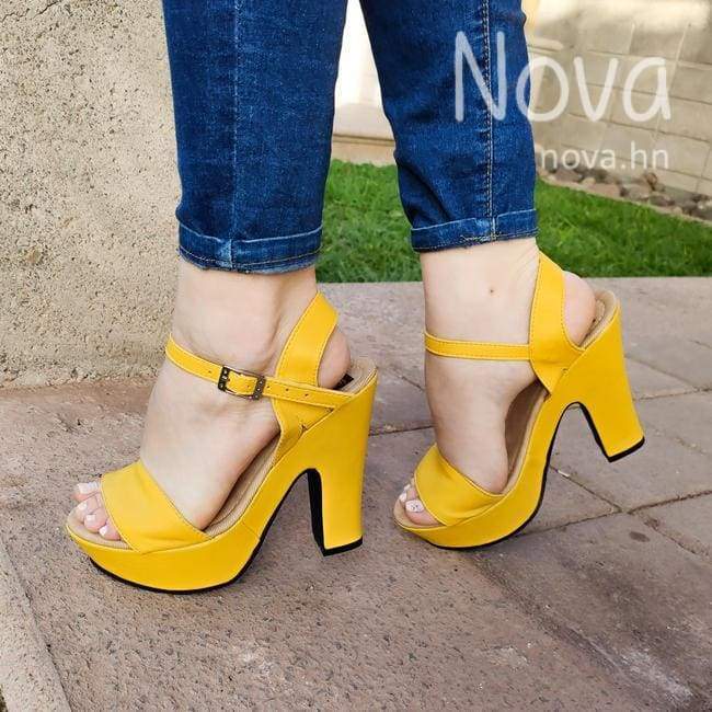 Zapato Con Faja Delantera Recta Unida Atras Amarillo / 35 Normal Zapatos Altos