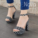 Zapato Con Patron De Puntos Estilo Femenino Y Discreto Zapatos Altos