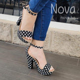 Zapato Con Patron De Puntos Estilo Femenino Y Discreto Zapatos Altos