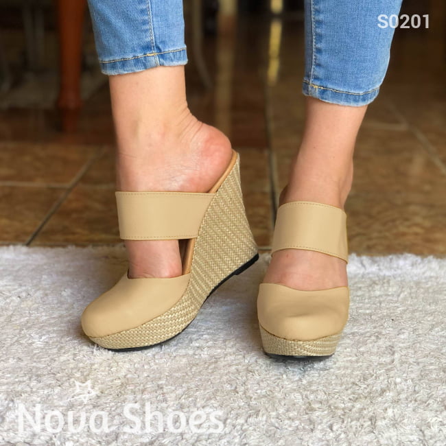 Plataforma Alta Suela Forrada De Bramante. Diseño Muy Femenino Beige / 35 Normal Zapatos Altos