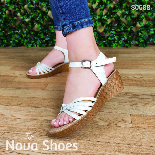 Copia De Calzado Gamuza Con Tela Forrada En La Plataforma Zapatos Medianos