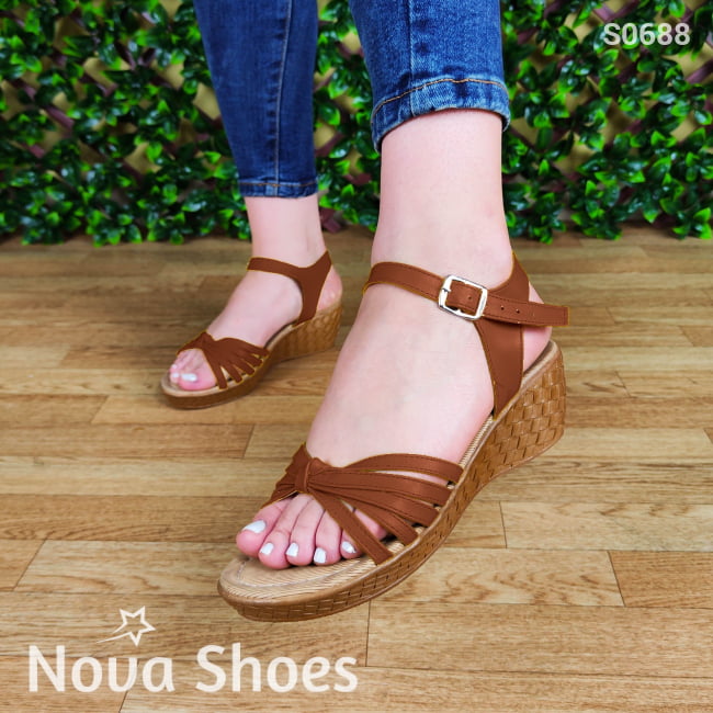 Copia De Calzado Gamuza Con Tela Forrada En La Plataforma Zapatos Medianos