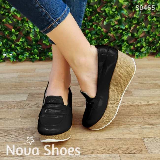 Plataforma Brillante De Charol Con Suela Forrada En Bramante Negro / 34 Normal Zapatos Medianos