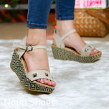 Plataforma En Estilo Unico Color Beige Zapatos Medianos