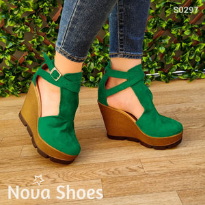 Plataforma Gamuzada Y Con Suela De Resina. Gran Calidad Verde / 35 Normal Zapatos Altos