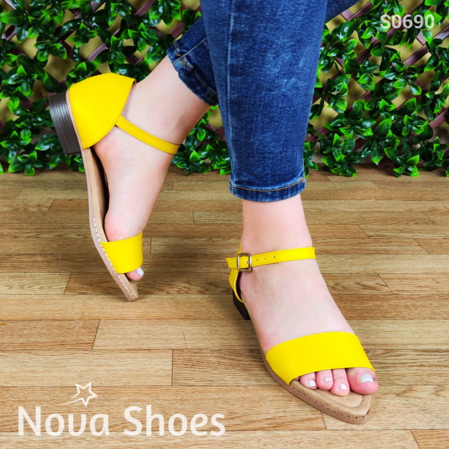 Sandalia Abierta Construida Con Un Taconcito Pequeño Amarillo / 35 Normal Zapatos Bajitos