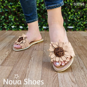 Sandalia Bajita Decorada Con Una Flor Beige / 35 Normal Zapatos Bajitos