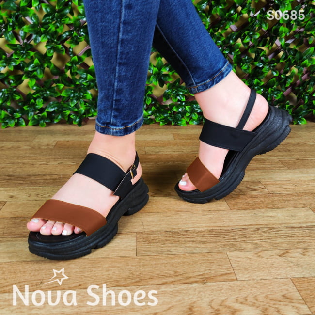 Sandalia Con Suela De Tenis Combinada En Dos Colores Cafe / 35 Normal Tenis