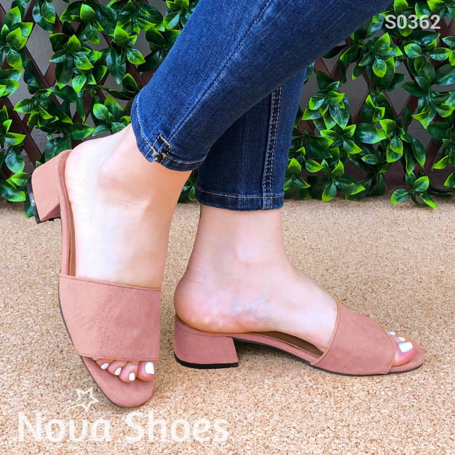 Sandalia Con Taconcito Cuadrado Hecha De Gamuza. Solo Meter Rosado / 35 Normal Zapatos Medianos