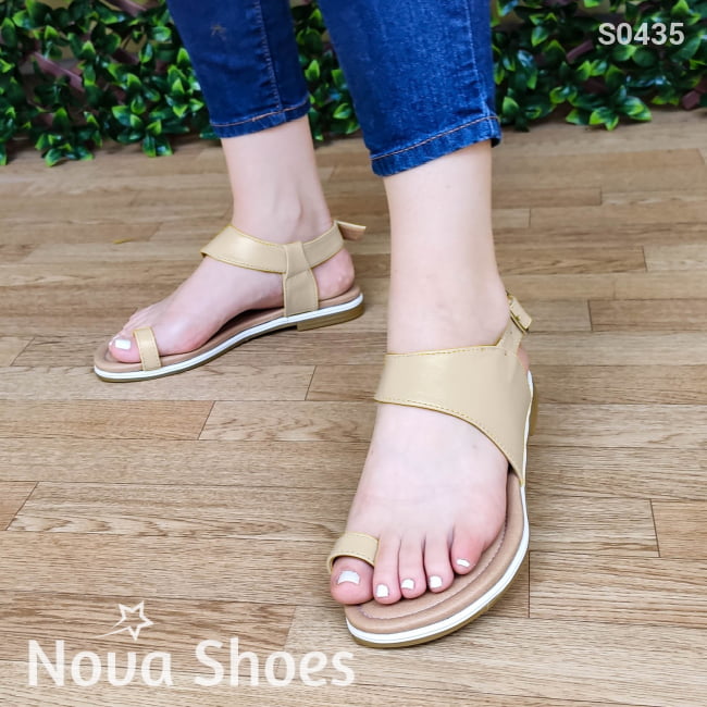 Sandalia De Dedo Comoda Usar. Cuenta Con Hebilla Trasera Beige / 35 Normal Zapatos Bajitos