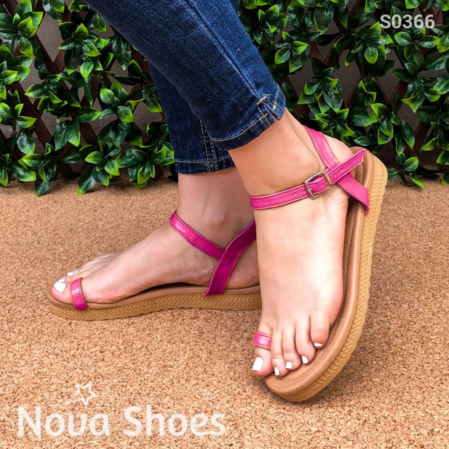 Sandalia De Dedo Con Fajas Delgadas. Hechas Charol Fucsia / 35 Normal Zapatos Bajitos