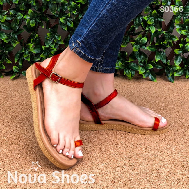 Sandalia De Dedo Con Fajas Delgadas. Hechas Charol Rojo / 35 Normal Zapatos Bajitos