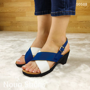 Sandalia De Fajas Cruzadas Colores. Suela Negra Azul / 35 Normal Zapatos Medianos