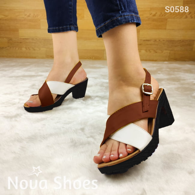 Sandalia De Fajas Cruzadas Colores. Suela Negra Cafe / 35 Normal Zapatos Medianos