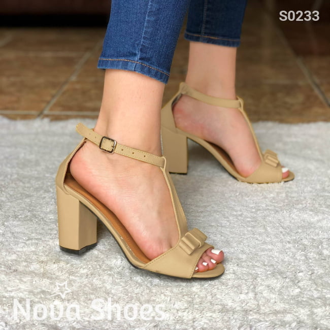 Sandalia De Tacon Cuadrado Unida Con Una Faja En Medio Beige / 35 Normal Zapatos Medianos